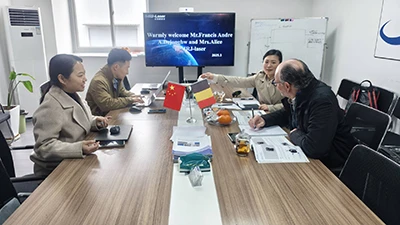 Chengdu Mrj-Laser domaćin je voditelja Belgian mramora, koji prikazuje lasers...